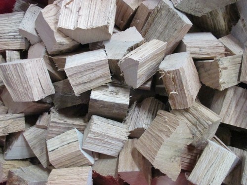 Seasoned red oak wood chunks - seasoned,